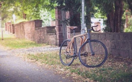 Wooden-bicycle_Niko-Schmutz_dezeen_1568_2